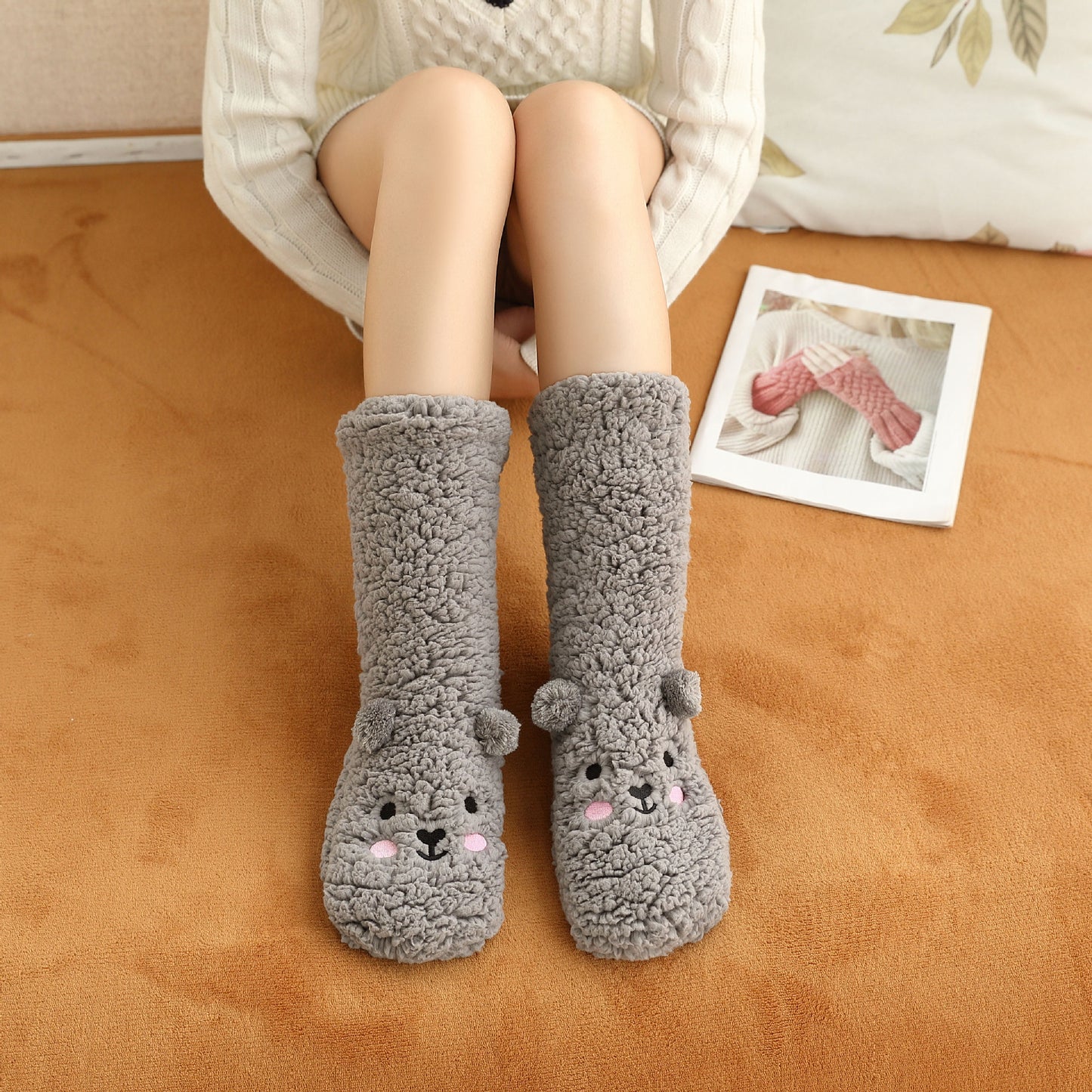 Chaussettes en Peluche Douces et Mignonnes – Confort et Style pour l’Hiver