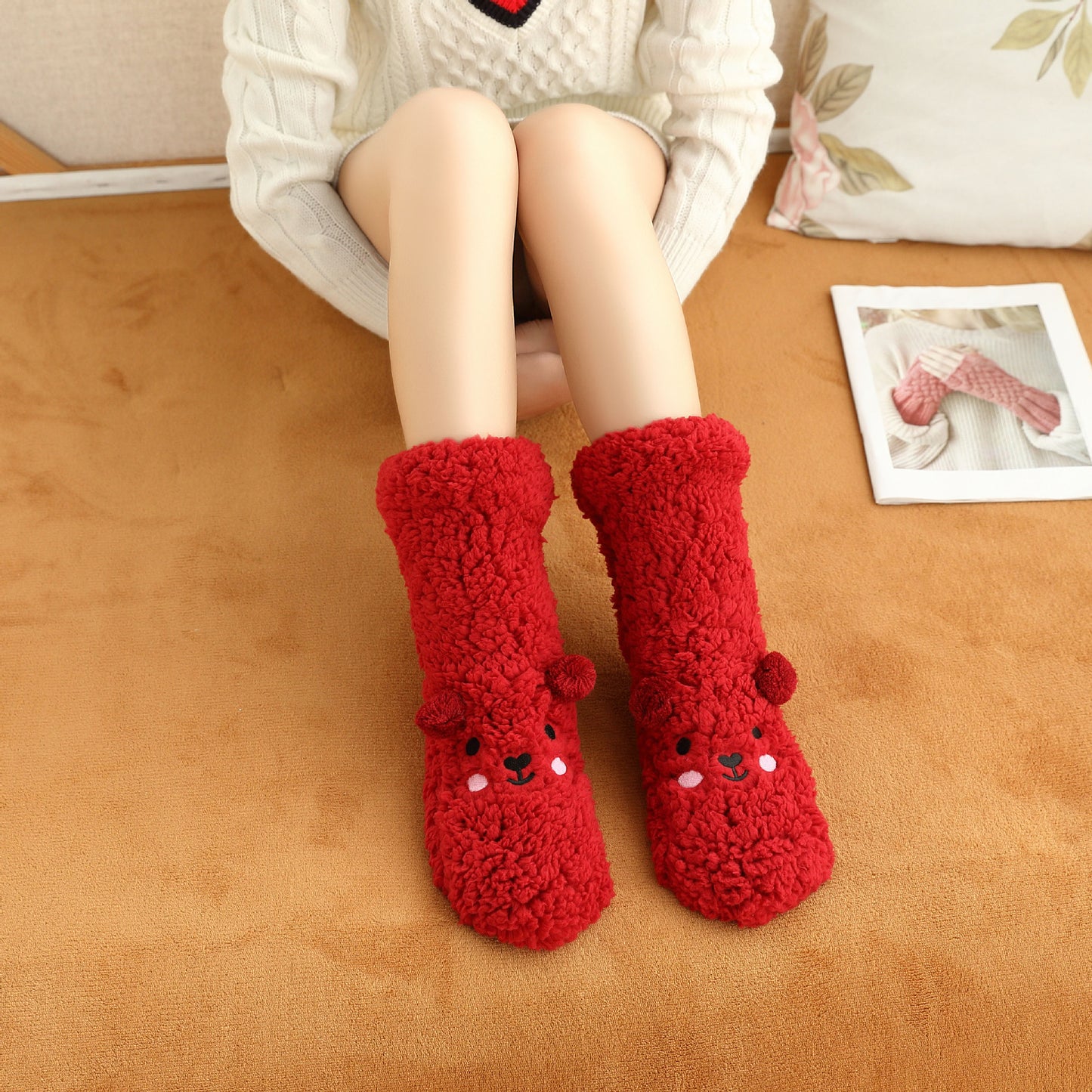 Chaussettes en Peluche Douces et Mignonnes – Confort et Style pour l’Hiver